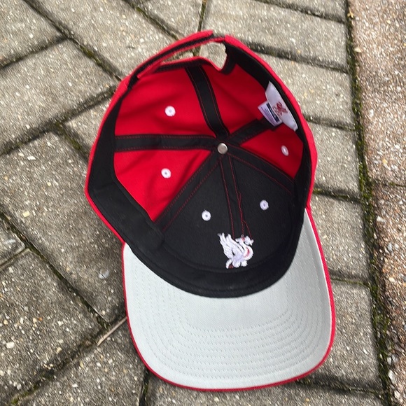NWT Authentic Liverpool Red/White Adjustable Cap 22/23 - OSFA Brand LFC - Picture 7 of 9